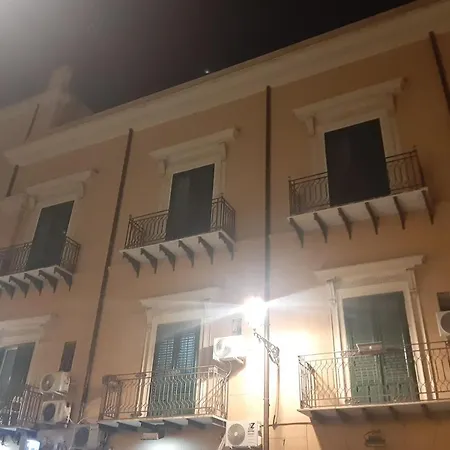 Maqueda For 4 Centre Ballaro Apartment Palermo